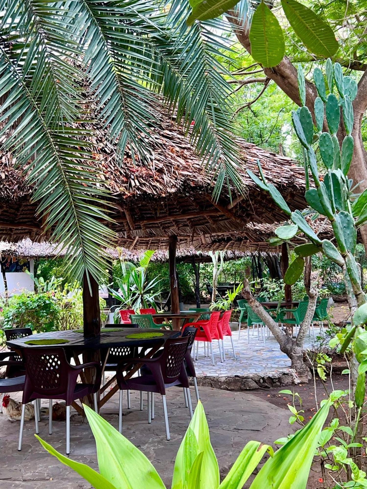 Papillon Garden Bar Villas Bamburi Ngoại thất bức ảnh